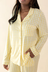 Long-Sleeved Women's Pajama Set in Gingham Chamomile