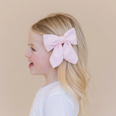 Medium Alligator Clip Bow in Sakura