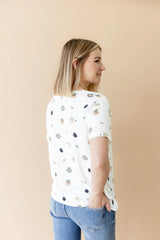 Women's Relaxed Fit V-Neck in Grogu™