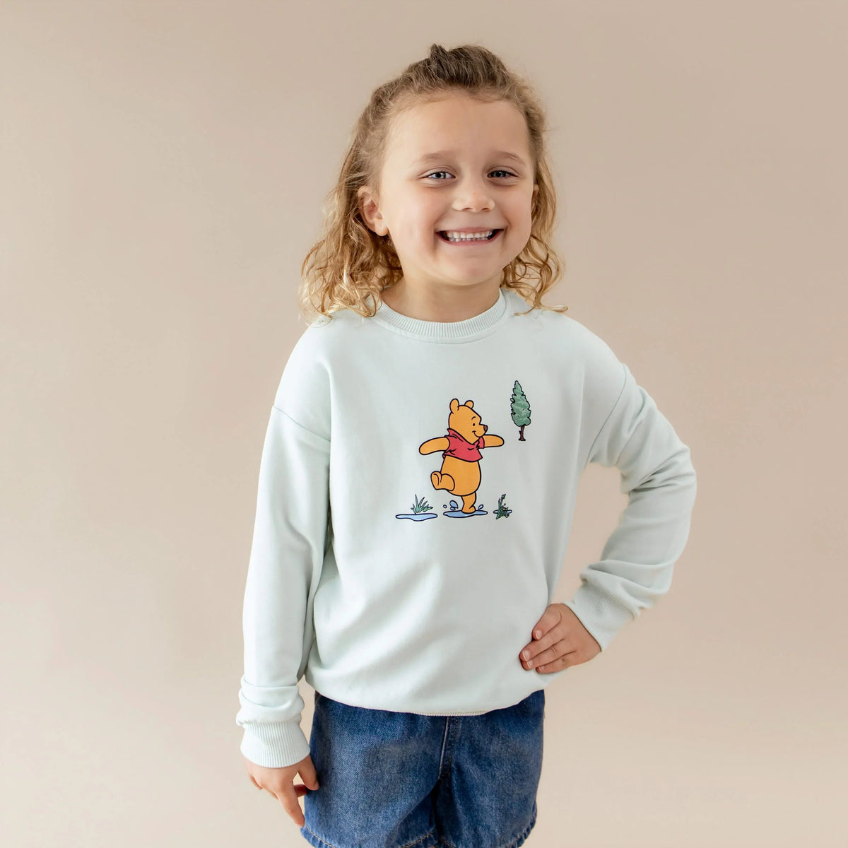 Sweatshirt in Winnie the Pooh on Dew
