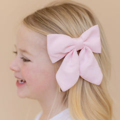 Medium Alligator Clip Bow in Sakura