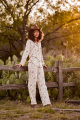 Long-Sleeved Women's Pajama Set in Classic Cowboy