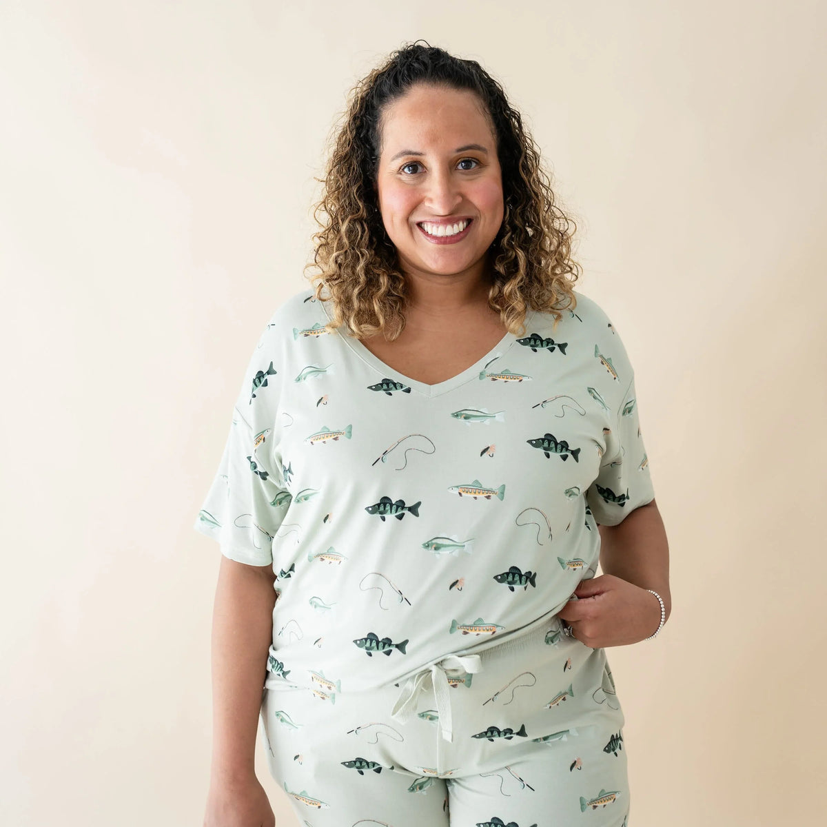 Women's Relaxed Fit V-Neck in Fishing