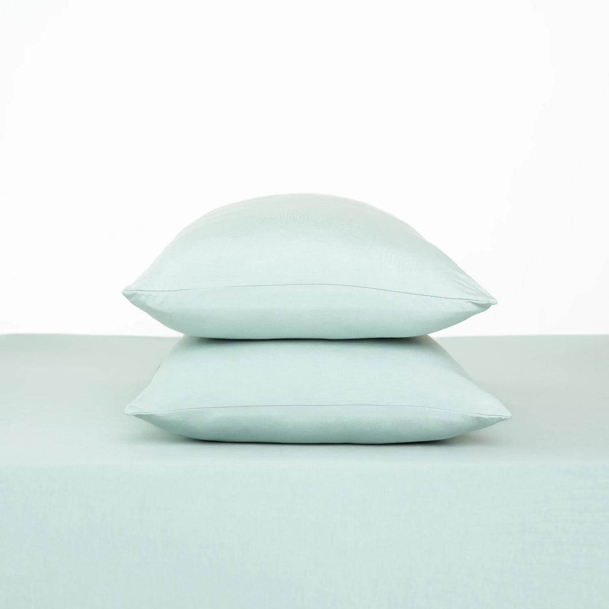 Fitted Sheet with Pillowcases in Sage